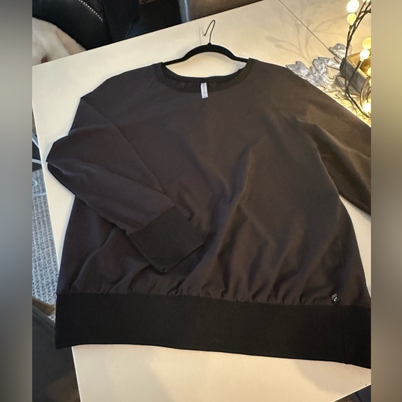 Fabletics black top, size XL - Picture 5 of 10